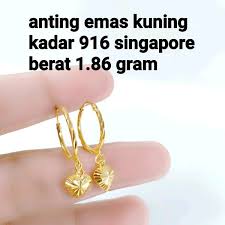 Simak ulasan lengkap mengenai rangkaian koleksi anting yang bisa anda gunakan sebagai variasi penampilan serta koleksi perhiasan lainnya yang ada di iprice indonesia hanya di artikel berikut. Anting Emas Luning Singapore 1 86 Gram Kadar 916 Shopee Indonesia