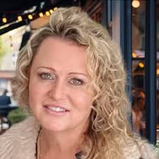 🎉 Toni Vance Halseth is retiring, and we are thrilled for her—but so sad  for us! 😢 Toni was a founding member of Independence Title, joining us in  2005 as one of