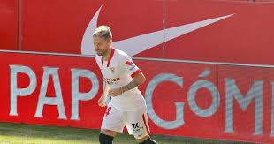Transfers, gehalt, erfolge, statistiken im klub und im nationalteam. La Felicidad De Papu Gomez Con La Camiseta Del Sevilla