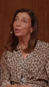 OnThisDay in 1974, Cindy Nicholas swam across Lake Ontario, beating the old  record by over 5 hours! With a time of 15 hours and 10 minutes, Cindy  knocked a whole five hours