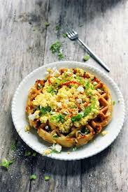 Une Gaufre Un Repas Gaufre Feuilletee Au Saumon Aux œufs Brouilles Et Plein De Petites Choses Et Si 2015 Etait L Annee De La Gaufre Recette Repas Gaufres