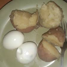 Diet telur rebus beberapa waktu belakangan ini mulai populer di kalangan para penggiat program diet. Beauty Menfess Twitterissa Beauty Jdi Ini Menu Diet Sarapan Gua 2 Telur Sm 2 Kentang Ini Aga Berlebihan Ga Si