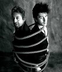 Plus jeune, il souriait peu », se souvient christophe, sensibilité concentrée. Serge Gainsbourg Alain Bashung Serge Gainsbourg Artistes De Musique Portraits Celebres