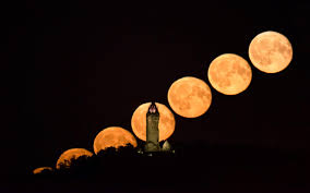 When the moon is low in the sky, its light hits the atmosphere at a shallower angle, meaning it has to travel through more atmosphere before reaching us. August S Sturgeon Moon When It Will Peak In The Uk And Full Moon Dates For 2021