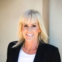 Janet Ginsberg's Instagram, Twitter & Facebook