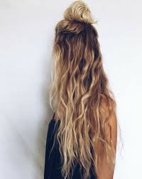 What does cheveux blonds mean in french? Hairstyle Tresses Meche Blonde Cheveux Longs Boucles Debardeur Ete Noir Couleur Blonde Dem Beauty Haircut Home Of Hairstyle Ideas Inspiration Hair Colours Haircuts Trends