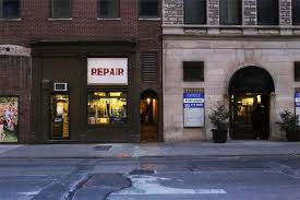 Guy Who Fails To Get A 9 Discount Leaves A 1 Star Review Gets Shut Down By The Store Owners Epic Comeback Epic Comebacks Store Owner