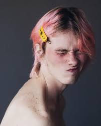 Caleb Senecker @seneckerr Shot by @dor13n • • • • •#brigeid #army #newface  #newfacemodel #coolkids #pinkhair #scoutme #2022 #malemodel