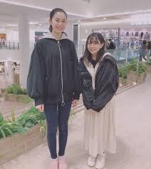 画像に含まれている可能性があるもの 2人 立ってる 複数の人 アンミカ パリコレ ミカ