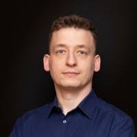 2400+ perfiles de «Urbaniak