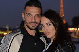 Manon a un gros problème de possessivité et de jalousie. Video Manon Et Julien Les Marseillais Leurs Debuts Closer