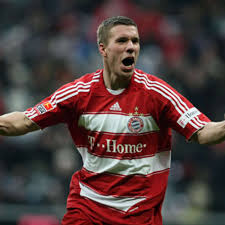 Après ses excellentes prestations, il fait une demande à la fédération polonaise football et à paweł janas, le sélectionneur, afin de jouer pour l'équipe de pologne. Bundestrainer Joachim Low Bestatigt Lukas Podolski Fc Bayern