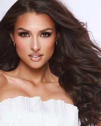 Natalie Bode's Instagram, Twitter & Facebook