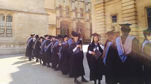 University of oxford, english autonomous institution of higher learning and one of the world's great take a quick lesson in university of oxford history and tour its collection of colleges and schools. Wie Ich Es Als Arbeiterkind Vom Dorf Nach Oxford Schaffte Ze Tt