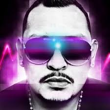 Valerie M Flores (@Honey_Wasted)