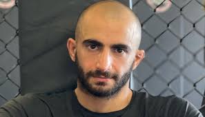 Giga chikadze (born august 25, 1988) is a georgian mixed martial artist and former kickboxer who competed in the featherweight division of glory and currently competes in the featherweight division of the ultimate fighting championship.as of may 4, 2021, he is #10 in the ufc featherweight rankings. Dvm4fwjbczklvm