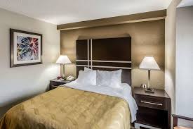 The quality inn & suites maine evergreen hotel of augusta, maine is a choice hotels platinum award winning hotel in the heart of beautiful kennebec valley and maine's capital city, and a great spot from which to launch your exploration of maine. Quality Inn Suites El Paso I 10 Sunset View 0 Am Tag Dayuse De