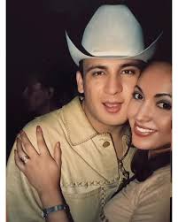 Tomadas en el Carnaval de Mazatlan, Sinaloa en el año 2003  #ValentinElizalde #ElGalloDeOro
