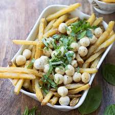 Easy Basil Mozzarella Poutine Fries Cheese Gravy Herbs Recipe Salad With Sweet Potato Vegetable Recipes Veggie Sides