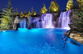 Garten Mit Pool Und Wasserfallen Hinterhof Ruckzug Schwimmbad Designs Wasserfall