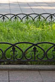 Garden fences do not all come in the same styles and dimensions. 15 Best Gardening Edging Ideas Creative And Cheap Garden Border Ideas