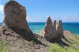 The park is situated on the southern shor. Chimney Bluffs State Park See Swim