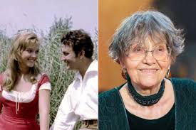 Megszólalt híradónknak a meggyilkolt szilágyi istván színész felesége, aki már vasárnap este visszatért férjével közös otthonukba. Szilagyi Istvan Ezert Vette El Ketszer A Feleseget 50 Eves Hazassaguk Gyonyoruen Indult Hazai Sztar Femina