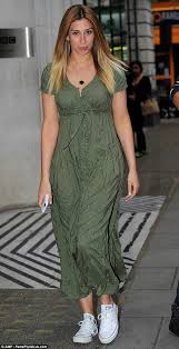 Missing you is the big book of finding people where you can look for missing people, old friends and respond to searches made by other users. Stacey Solomon S Boyfriend Steve O Admits It Was Instant Attraction On The Jump Daily Mail Online