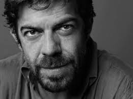 Quello che non sa, ma che ben presto scoprirà, è che nel museo di notte animali e statue si animano creando un grande caos. Pierfrancesco Favino Dalla Conquista Dei David Di Donatello Agli Oscar