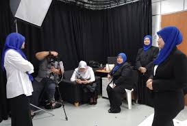 Dalam komunikasi korporat menghubungkan antara aplikasi teori komunikasi yang membuat hubungan komunikasi korporat dan strategi korporat perusahaan keseluruhan (paul a. Pusat Komunikasi Korporat Unit Audio Visual Pusat Komunikasi Korporat Ukm Membuat Penggambaran Bersama Staf Jabatan Bendahari Ukm Untuk Sesi Yang Ketiga Ukm Ukmsharing Pkkatwork Facebook