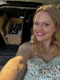 I had a WONDERFUL time yesterday at a beautiful wedding venue, tucked away  in the country: Bloom Lake Barn in Shafer, MN. Thank you to everyone who  visited! It was a fabulous