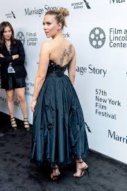 The two were part of a makeshift family unit headed by two russian undercover agents (david harbour and. Il Vestito Lungo Di Scarlett Johansson E La Ragione Per Amare Alla Follia I Look Delle Star Scarlett Johanson Scarlett Johansson Vestito Lungo