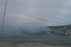 Ça fume toujours à la quincaillerie André Lessard