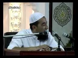 Sholat jamak adalah mengumpulkan shalat jadi satu sehingga tidak ada unsur tidak melakukan soalat walau dalam perjalanan dalam hal ini ketika menjadi seorang musafir dan singgah di suatu tempat, tidak boleh melebihi 4 hari. Waktu Sesuai Wanita Solat Zohor Pada Hari Jumaat Ustaz Azhar Idrus Youtube