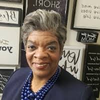 Melissa Raynor's Instagram, Twitter & Facebook