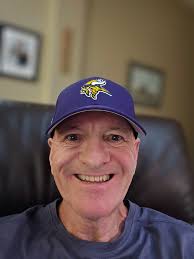 I was born and raised in Fairbanks. I haven't lived anywhere else. For  those of you that moved here what do you like about Fairbanks? How is it  different from where you