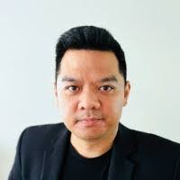 Michael Monreal's Instagram, Twitter & Facebook