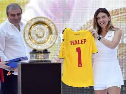 Turneul de la wimbledon este cel mai vechi si mai prestigios dintre cele 4 turnee de grand slam. Tenis Simona Halep Si A Prezentat Trofeul De La Wimbledon Pe Arena NaÅ£ionalÄ In FaÅ£a A 20 000 De Bucuresteni Periodico El Rumano Espana