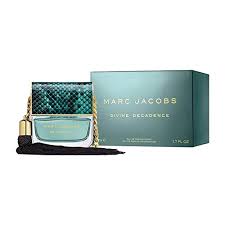 Virtual armfuls of gardenia, hydrangea, honeysuckle and iris. Amazon Com Marc Jacobs Divine Decadence Eau De Parfum 1 7 Ounce Beauty Personal Care