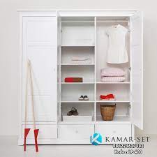 Memang dengan tampilan tersebut kita dapat memaksimalkan ruangan yang ada menjadi serbaguna dan terkesan tidak penuh sesak. Model Lemari Pakaian Anak Minimalis Desain Terbaru Warna Putih 3 Pintu Kamar Set