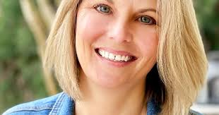 Literary Rambles: Literary Agent Interview: Kelly Dyksterhouse Interview  and Query Critique Giveaway