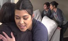 Kourtney kardashian and younes bendjima just had a little reunion this past weekend. Kourtney Kardashian And Kids Volunteer With Homeless Youth Organization For Christmas In Kuwtk Clip Daily Mail Online