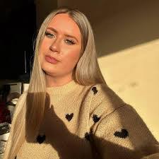 Abigail Anthony's Instagram, Twitter & Facebook