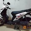 Pada karburator motor, ada dua buah sekrup yakni sekrup pengatur angin dan pengatur idle rpm. 1