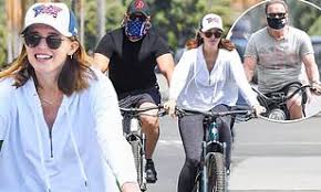 Chris pratt paid tribute to wife katherine schwarzenegger on her birthday and shared a baby photo in the process — details. Katherine Schwarzenegger Hides Her Baby Bump During Happy Bike Ride With Chris Pratt And Dad Arnold Daily Mail Online