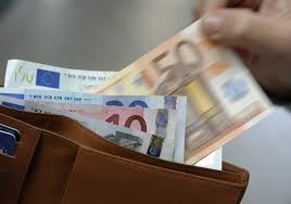 Le detrazioni prima casa sugli interessi passivi di un mutuo prima casa sono del 19% su una soglia massima di spesa fissato a 4.000 euro, il che si traduce in un risparmio irpef fino a 760 euro. Mutuo Prima Casa Detrazione Irpef Ecco Quanto Risparmiare