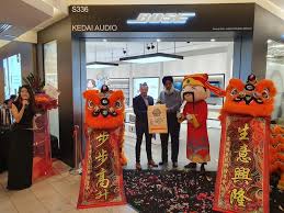 Apple opened its first store in taiwan on saturday with more than a thousand shoppers ismail sabri: Bose Opens Single Brand Outlet At 1 Utama Audiofi Net