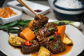 A simple method to thicken beef stew is to cook several whole vegetables in the stew pot, such as potatoes, carrots. Korean Beef Stew