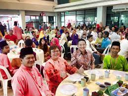 امرين أمين) is a singaporean politician. Amrin Amin Brothers From Different Parents With Facebook