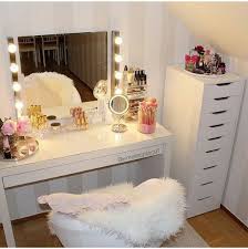 Vanity Make Up Table From Emeliesplace1 On Instagtam Ikea Malm Vanity Makeuproom Makeuptable Slaapkamerideeen Kaptafel Ideeen Slaapkamerdecoratie